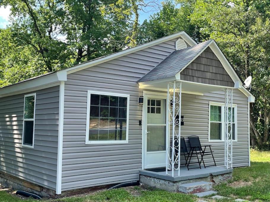 Cozy Home W/Deck & Fire Pit! Greensboro Exterior photo